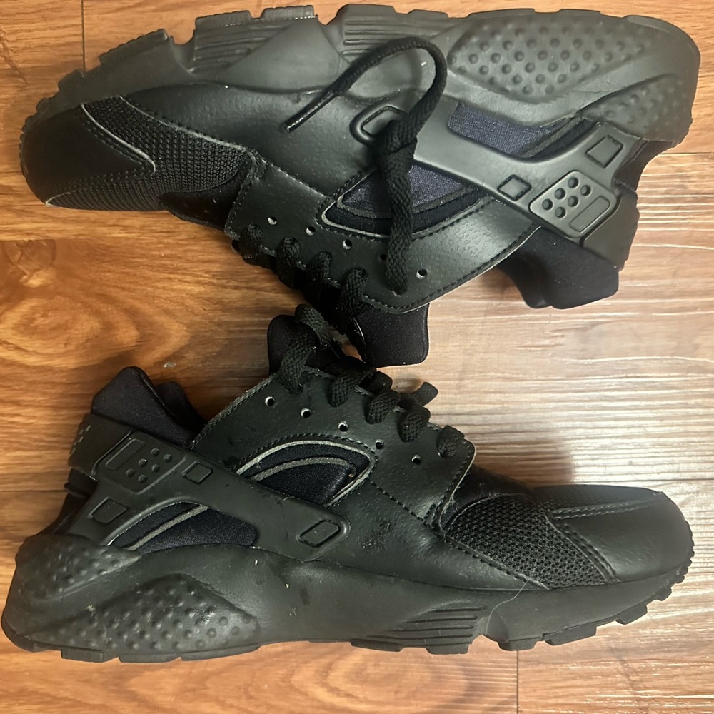 Nike Black Men's Huarache Sneakers